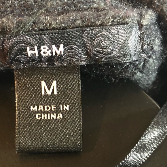 H&M gray ruffle cardigan sweater - Picture 4 of 4